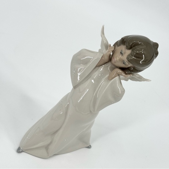 Lladro Angelic Angel Mime Glazed Porcelain Figurine - Picture 4 of 9